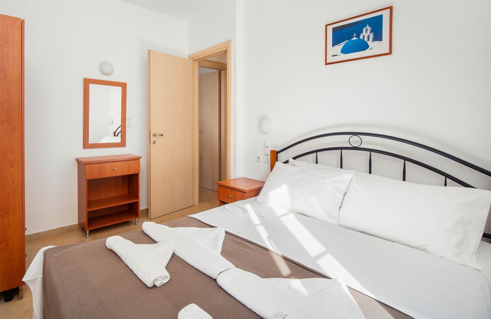 Coralli Apartments με θέα το Αιγαίο. Διαμερίσματα μέχρι 6 ατόμων για Οικογενειακές Διακοπές στη Σέριφο