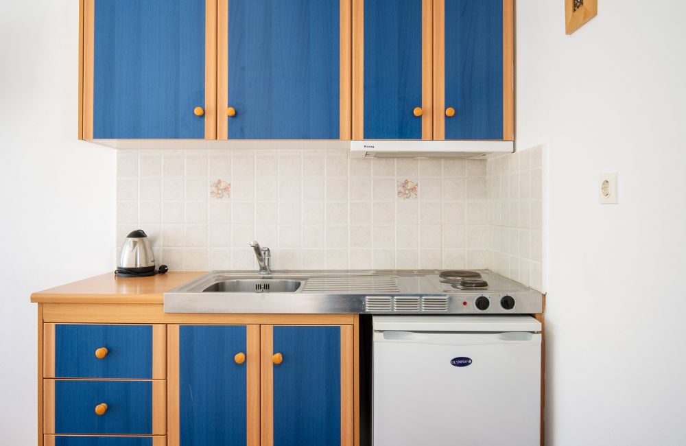 Coralli Apartments με θέα κήπο. Διακοπές στη Σέριφο Καταλύματα με δυνατότητα φιλοξενίας έως 5 ατόμων