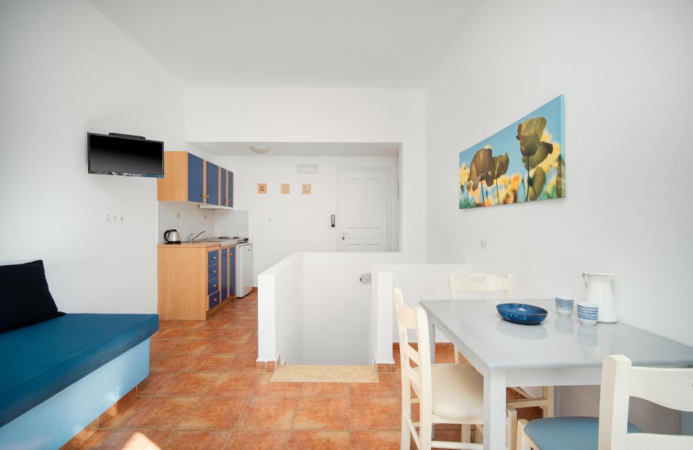 Coralli Apartments με θέα κήπο. Διακοπές στη Σέριφο Καταλύματα με δυνατότητα φιλοξενίας έως 5 ατόμων